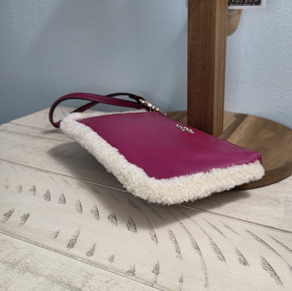 Coach wristlet in pebbled Pink leather with a shearling trim, NWT - Picture 10 of 15